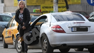 Simona Sensual, trimisa in judecata dupa ce a condus fara permis!