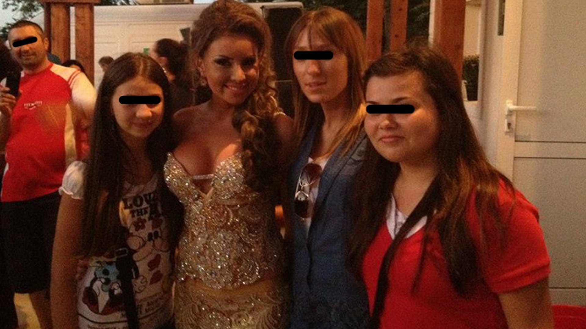 Somera, dar cu sani de 5000 de euro: "Acum am cei mai frumosi sani din show-biz! Pacat ca nu am un iubit"- Vezi cine e diva care s-a tunat!