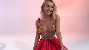 Sfioasa Flavia a complotat cu paparazzii ca să îşi oficializeze relaţia cu Codin?! Anumite voci o suspectează pe “matinala” Antenei că a dat pontul noii relaţii, iar apoi...