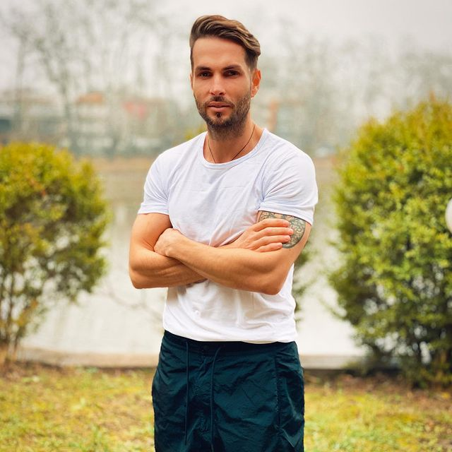 Randi: “Mamă, mai bine ar fi să adoptăm! Nu vrei să facem cu mamă-surogat?” / Sursa foto: Instagram.com