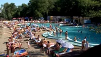 Specialiștii au făcut anunțul: se răspândește COVID-19 prin apă din piscine? Ce se întâmplă dacă stai la plajă acolo