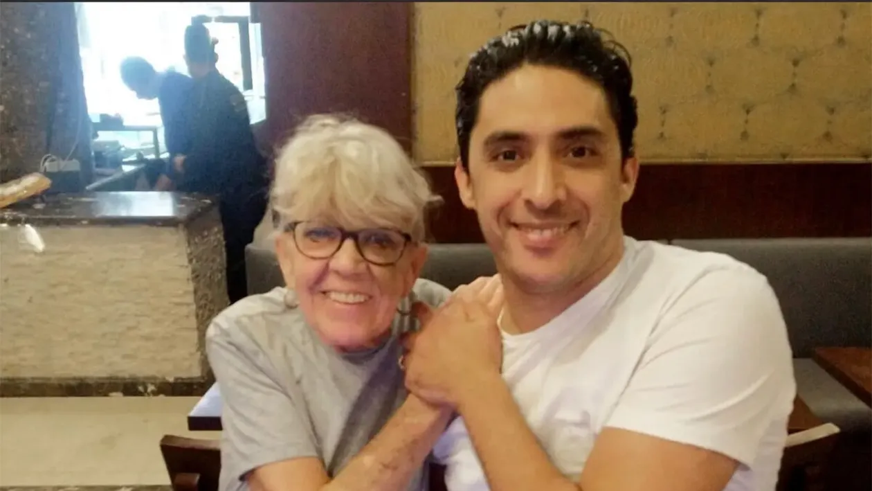 În 2021, pensionara Iris (82 ani) s-a măritat cu Mohamed (36 ani), după ce se cuplaseră pe Facebook. Ce s-a întâmplat acum, după 2 ani de căsnicie