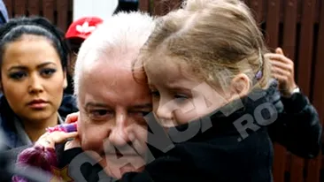 Iri s-a dus cu cadouri la gradinita:Nu  vreau sa o mai vad plangand pe Irina, asa ca voi sta doar zece minute