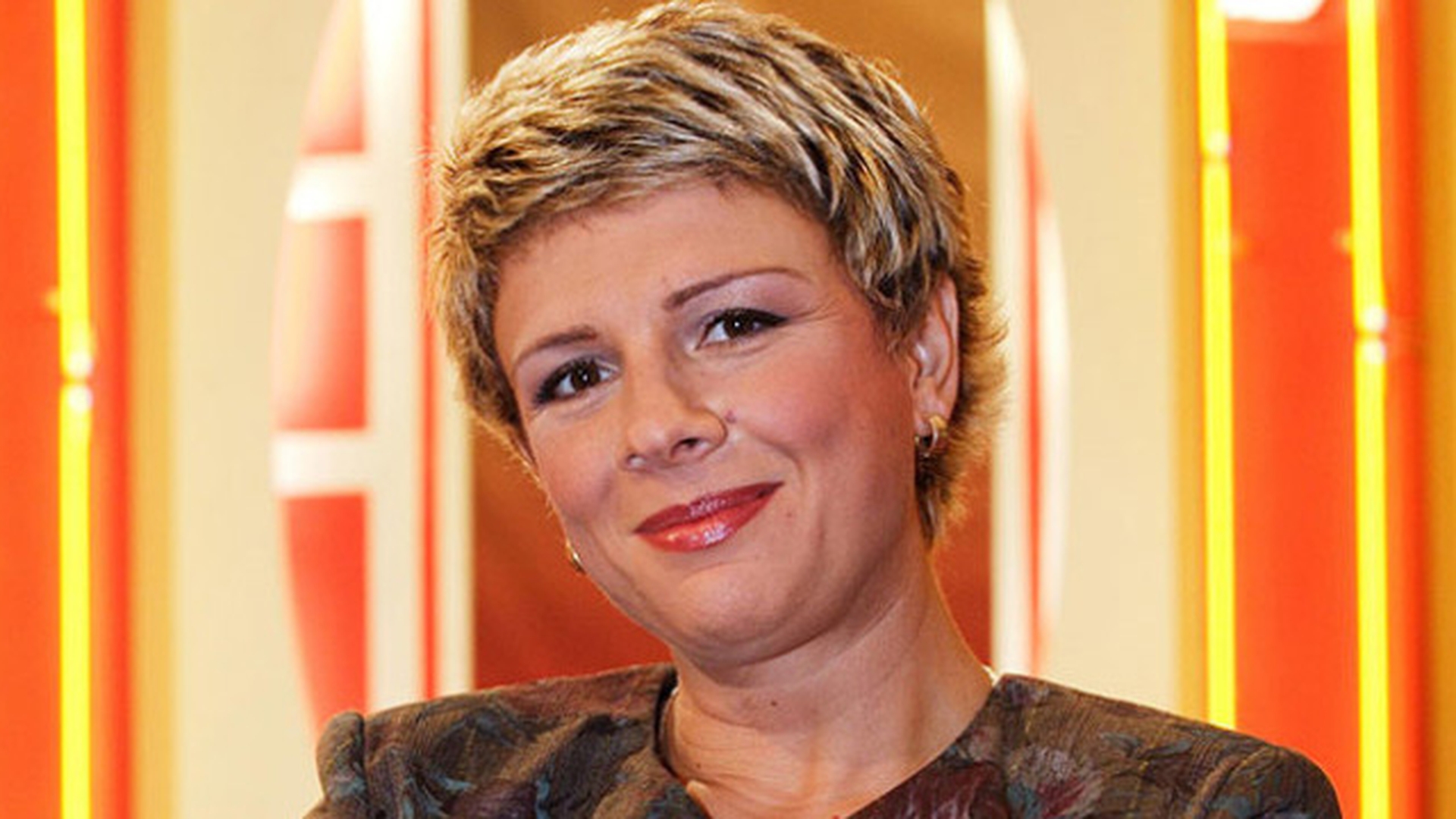Teo îşi cunoaşte punctele forte, dar nu se consideră frumoasă! Află de ce nu şi-a lăsat niciodată părul lung