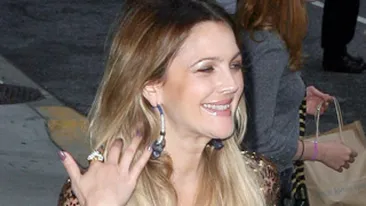 Drew Barrymore nu se lasa! Actrita s-a logodit din nou!