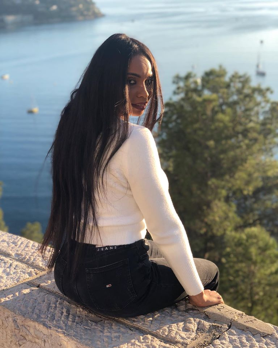 Bărbații au crezut că nu văd bine!!! Dar Laurette chiar a făcut-o: ”Sunt singură, dar…!”