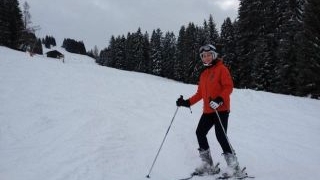 Delia Antal s-a inalnit cu Madonna pe partia de schi! Au facut vacanta in aceeasi statiune!