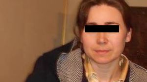 S-au aflat noi detalii în cazul profesoarei care a rămas însărcinată cu unul dintre elevii săi: Îşi dădea mesaje şi se suna cu băiatul care s-a sinucis