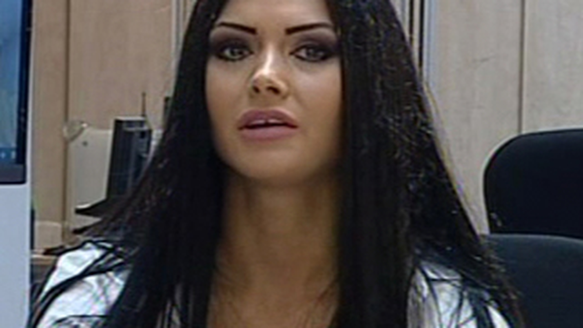 Raluca Dumitru e nefericita in amor? "Sunt indragostita de cel mai bun prieten al iubitului meu. Cu fostul am stat doar pentru bani"