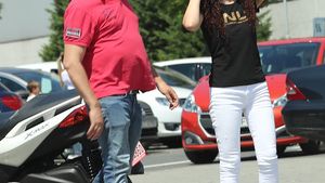 Imagini în premieră după ce a scăpat de arestul la domiciliu. A renunţat la divorţ, iar acum…