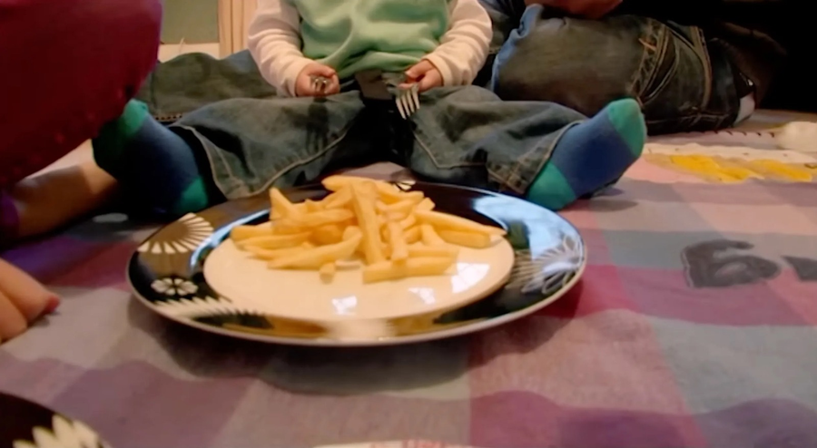 Micuțul care mănâncă doar fast-food