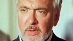 Si-a dezmostenit fara mila propria fata: "Am facut o printesa din ea, dar are gena bolnava"