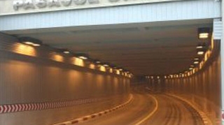 Pasajul Unirii, inundat in urma ploii torentiale, este inchis
