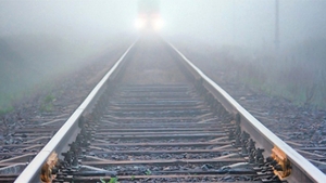 Tragedie în Hunedoara! O fată de 12 ani a murit după ce a fost lovită de tren! Tânăra se întorcea de la şcoală