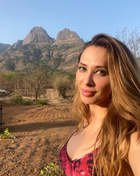 Cu lacrimi în ochi, Iulia Vântur a vorbit despre nunta cu Salman Khan: “Să îți petreci viața cu cineva…”