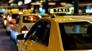 Veşti proaste pentru români. Firmele de taxi majorează tarifele. Cât va costa o călătorie