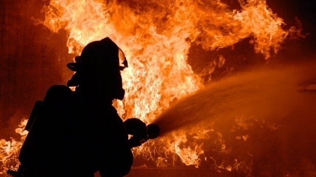 13 persoane evacuate în urma unui incendiu produs la o butelie, într-un apartament din Hunedoara