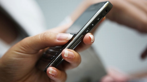A scris un SMS apoi mama iubitei lui a vrut sa-l aresteze! Ce s-a intamplat este cu totul incredibil