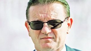 L-a pacalit pe Porumboiu cu ajutorul unui impresar. Ozeia l-a imbogatit pe Zotta cu 1,2 milioane de euro