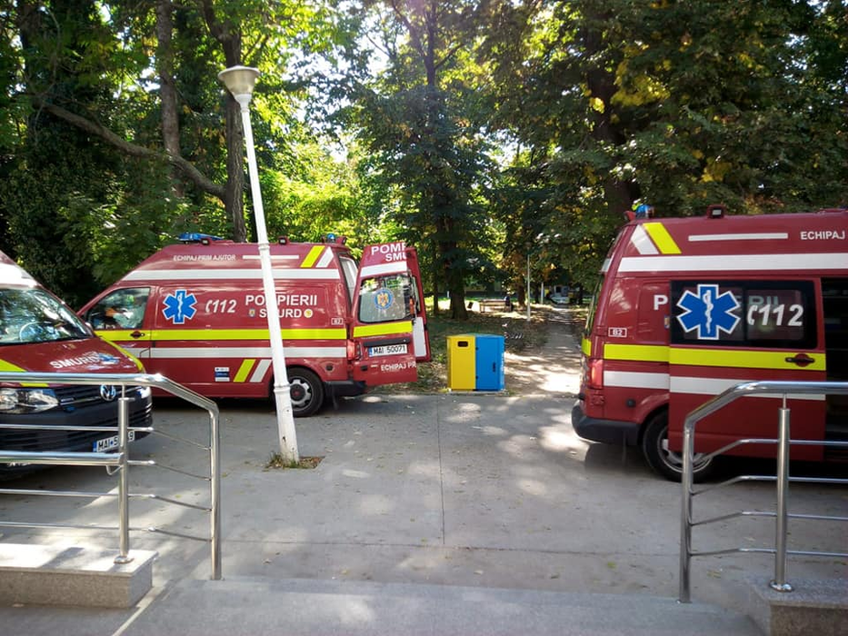 Imagini dure! Pacienții Covid-19 de la Institutul Marius Nasta, tratați pe holurile spitalului. Sistemul medical, în pragul colapsului. „Nu mai fac față”