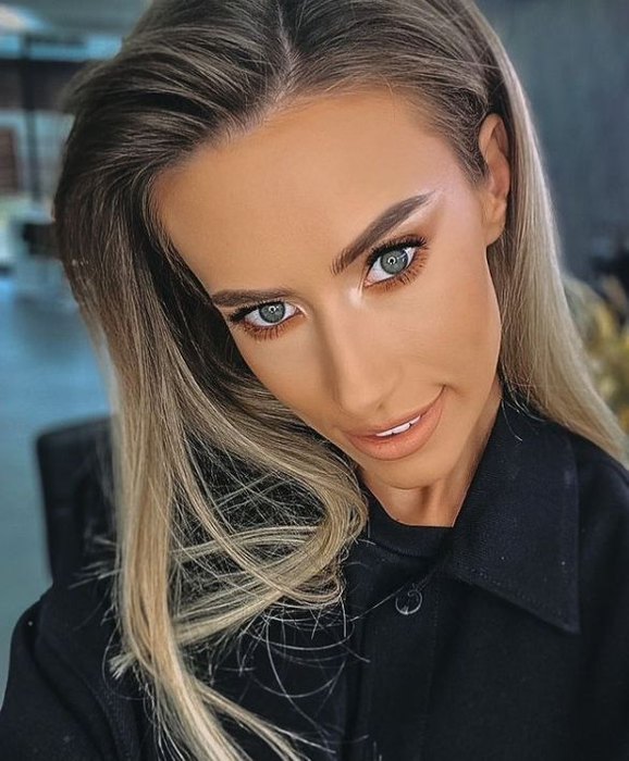Gabriela Prisăcariu are 28 de ani și este unul dintre cele mai apreciate modele din țară, făcându-se remarcată în show-ul „Supermodels by Cătălin Botezatu", atunci când a stârnit nenumărate controverse
