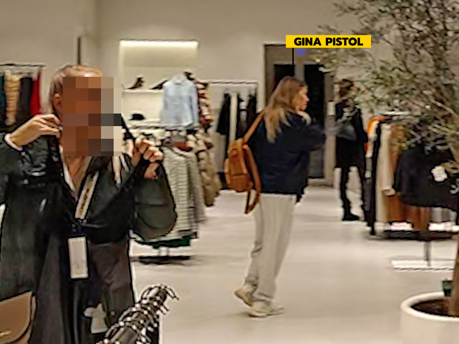 Gina Pistol, la shopping (SURSA FOTO: CANCAN.RO)