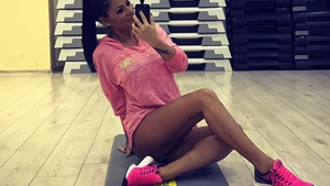 ROXANA VANCEA strârneşte imaginaţia bărbaţilor pe Facebook! Uite cum s-a pozat vedeta