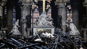Gestul care a emoționat o lume întreagă! O fetiță de 9 ani a donat bani pentru Notre Dame