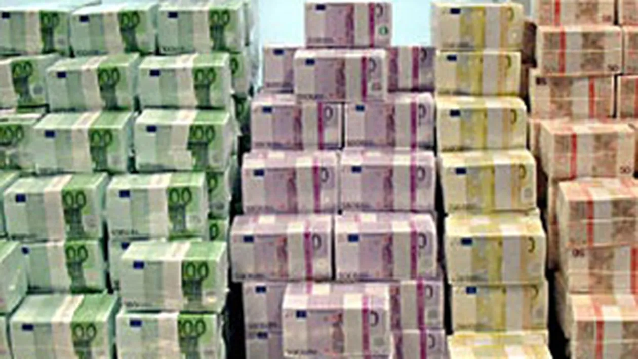 Doi barbati au dat spaga 12.000 de euro unei femei pentru a ii angaja intr-o institutie publica, dar s-au ales cu nimic!