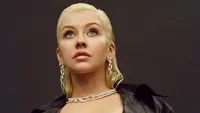 Christina Aguilera, topless pentru coperta noului ei album! Uite cum arată la 37 de ani