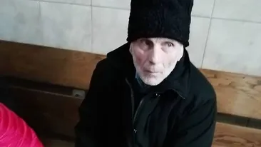 Bătrânul din imagine este Popa Zaharia din Suceava. E halucinant cum l-a fotografiat un padurar