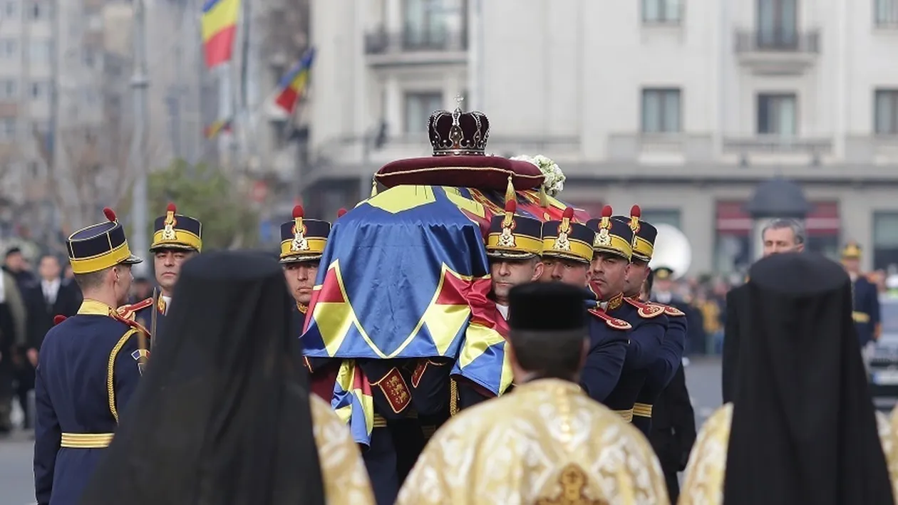 Gest neaşteptat făcut de un poliţist în ziua înmormântării Regelui Mihai l: a rugat o tânără să...