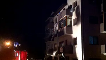 Panică în Capitală! Un incendiu puternic a mistuit un apartament din zona Fundeni