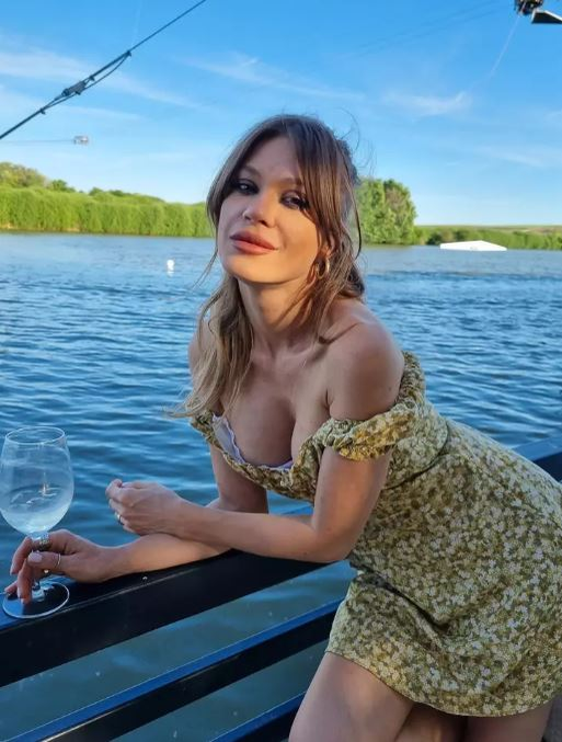 Tavi Colen și Emma de la ZU s-au căsătorit civil în mare secret, după 16 ani de relație: ”Universul nostru!”
