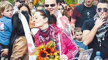 Recidivista Andra Turcanu are relatii foarte stranse cu prietenele ei! S-a casatorit cu o femeie