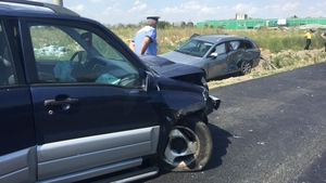 8 turiști, printre care și o gravidă după ce mașinile în care erau s-au ciocnit pe un drum din Giurgiu