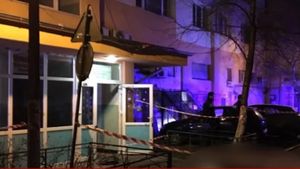 Sinucidere sau crimă? Un bărbat din București a murit după ce a căzut în gol de la etajul opt