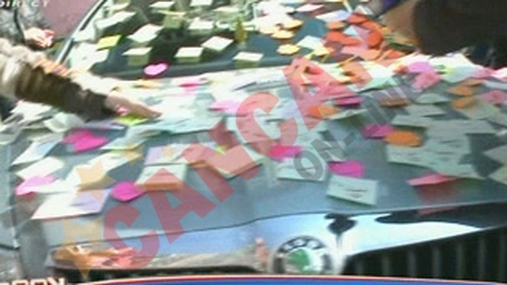 2000 de post-it-uri cu "Te iubesc", pe masina lui Dan Teodorescu