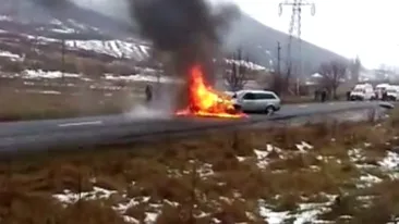 Accident cumplit în Buzău! Doi soți au ars de vii după ce mașina lor a fost lovită în plin de un autoturism intrat pe contrasens