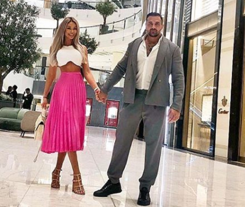 Ce declara Bianca Drăgușanu înainte de a se împăca iar cu Alex Bodi. “Sunt mai naivă, mai toantă când mă îndrăgostesc. Vreau să mă retrag demnă din viață!”