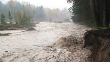 Cod portocaliu de inundații în nouă județe