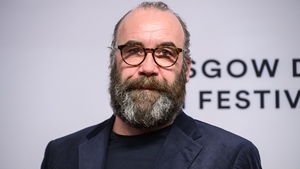 Actorul care a trecut de la dormit în cort la roluri de succes este de nerecunoscut în 2026. L-ai văzut în „Game of Thrones”
