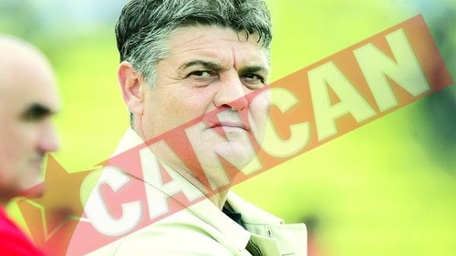 Antrenorul anului, demis prin telefon!