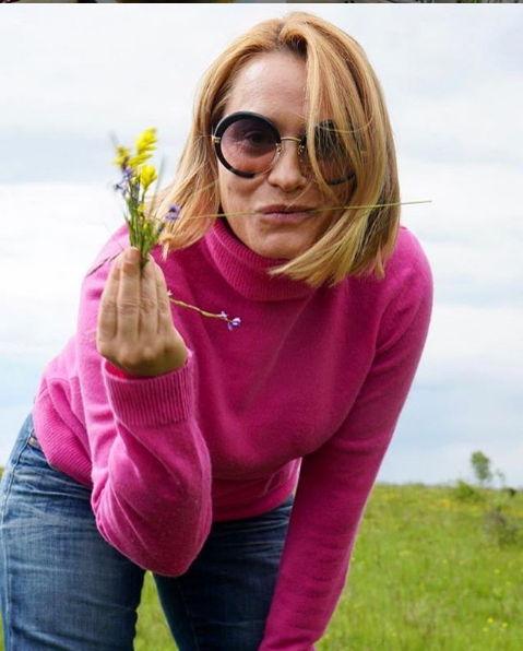 Andreea Esca, poză de colecție din liceu: ”Ești cea cu gura până la urechi!”