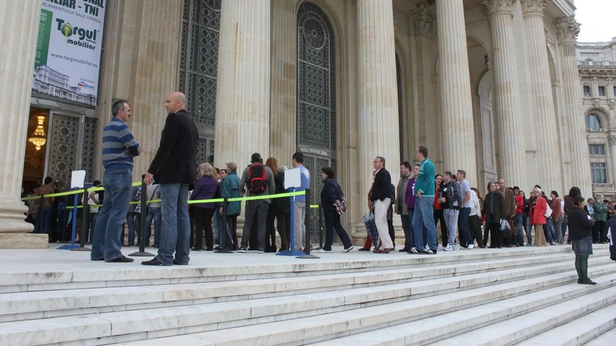 Oferte incredibile la targul imobiliar de la Palatul Parlamentului! Vezi ce preturi au casele!