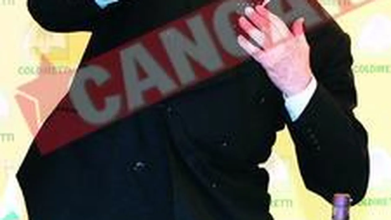 Berlusconi mananca mozzarella infectata