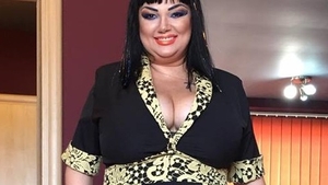 Ozana Barabancea, talie de viespe după ce s-a spus că-şi face operaţie de micşorare a stomacului! Te uiţi, te uiţi şi tot nu-ţi vine să crezi!