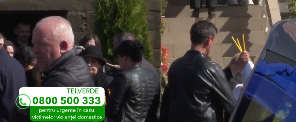 Andreea este condusă pe ultimul drum/ Sursa foto: Captură Antena 3 CNN