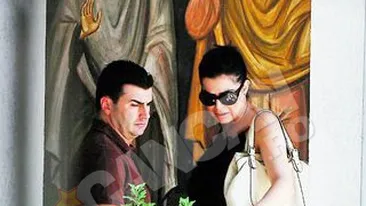 Simona Patruleasa si sotul ei au fost la biserica de Sf. Maria! S-au rugat pentru fetita nenascuta!