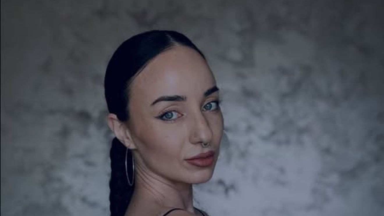 Ea e Andrada, polițista din Iași, care s-a retras din meserie pentru a face Only Fans. Ce reducere le-a pregătit foștilor colegi